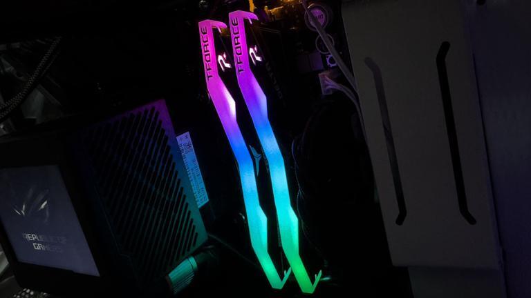 T-FORCE DELTA RGB DDR5 6000 MHz