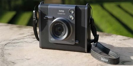 Fujifilm Wide EVO nueva cámara instantánea panorámica