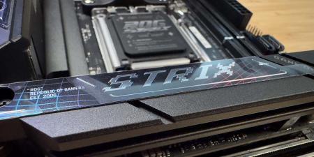 ASUS ROG STRIX B850-I-GAMING WIFI embellecedor disipador
