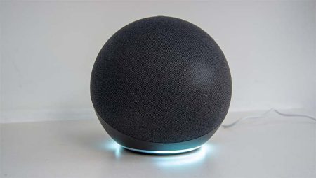 El nuevo Alexa con IA de Amazon se retrasa: no llegará en febrero como estaba previsto