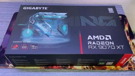 Radeon RX 9070 XT aparece antes de tiempo: Un comprador eslovaco revela la primera unidad