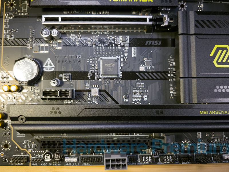 MSI B860 TOMAHAWK WIFI puertos pci express