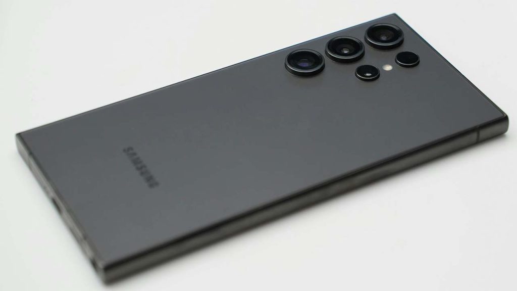 One UI 7.0 estable para el Galaxy S24 podría demorarse más de lo esperado