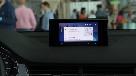 Android Auto enfrenta fallos: usuarios reportan reinicios inesperados en sus teléfonos