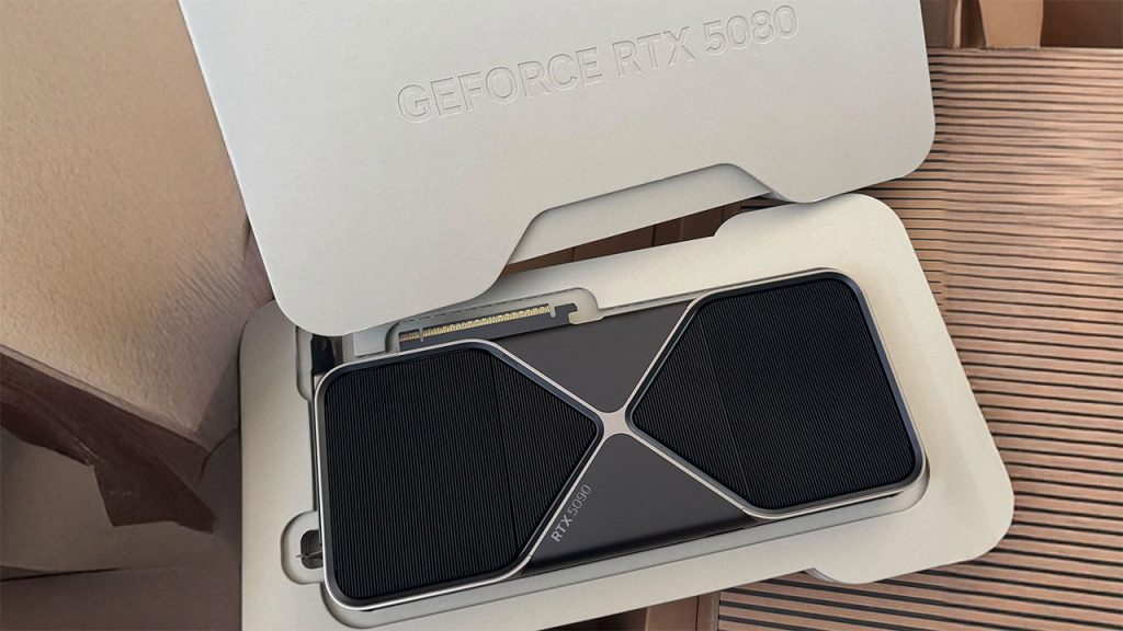 Un comprador recibe una GeForce RTX 5080 FE con cooler de RTX 5090: ¿Problemas de control de calidad en NVIDIA?