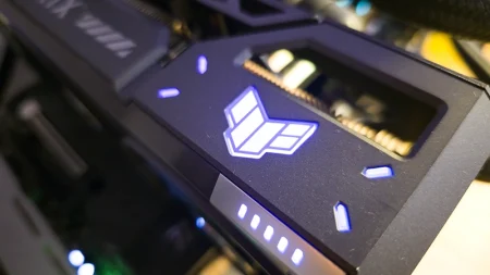 Asus TUF Gaming RTX 5070 OC iluminación activa