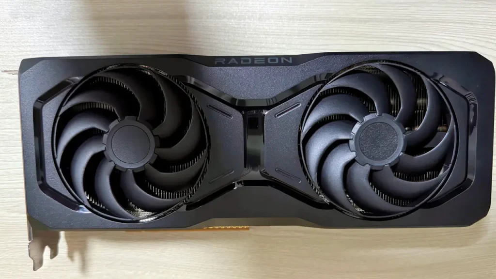 AMD Radeon RX 9070 en versión OEM aparece en pruebas aunque no está a la venta