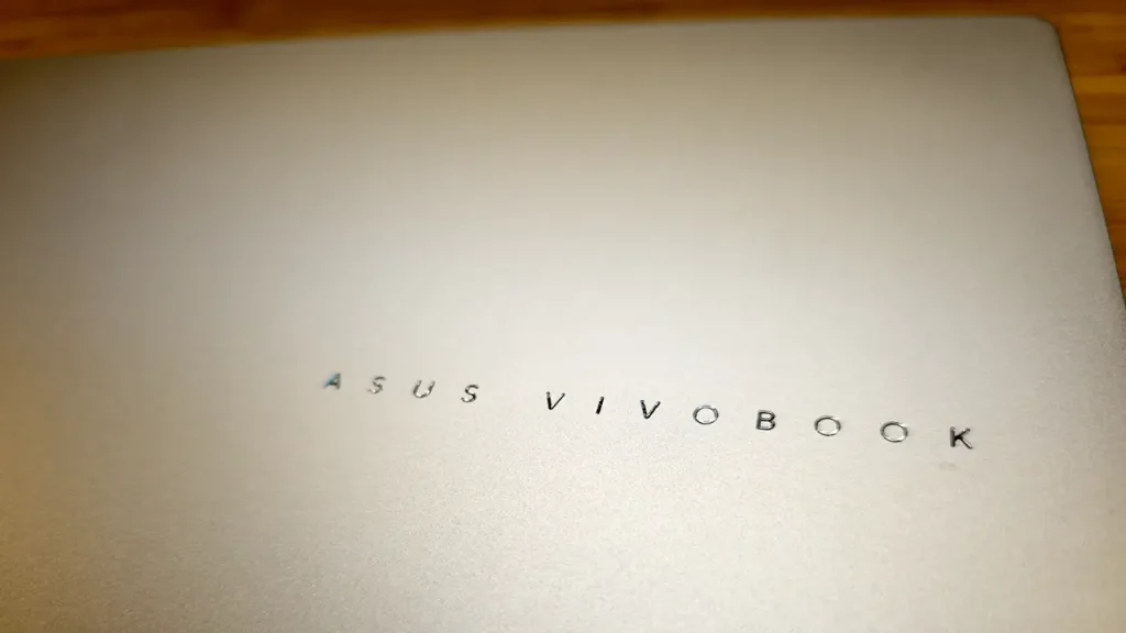 Asus Vivobook S 14 OLED m5406w, foto destacada