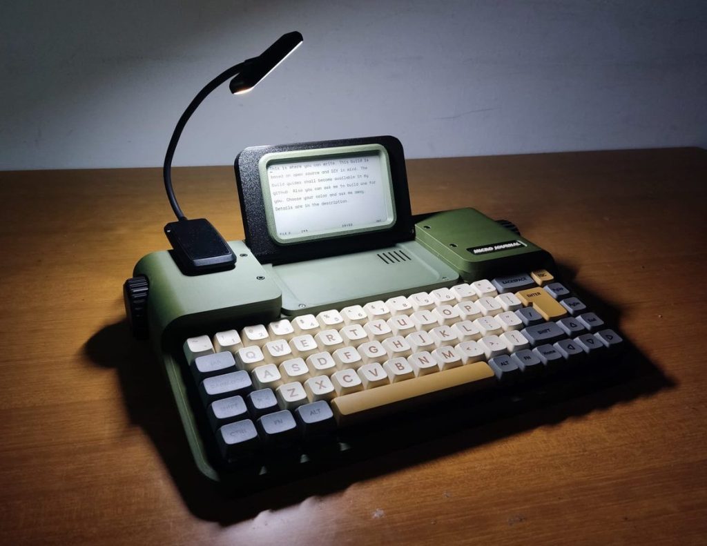 El Micro Journal Rev.7 es una máquina de escribir con pantalla eink