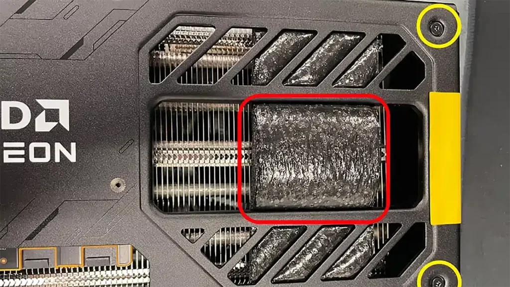 Problemas de Temperatura en Sapphire RX 9070 XT y RX 9070: La Almohadilla Protectora Olvidada