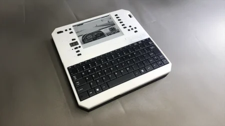 Evertop: el portátil retro con pantalla E Ink que ofrece miles de horas de autonomíaEvertop portátil retro con E Ink y batería de larga duración