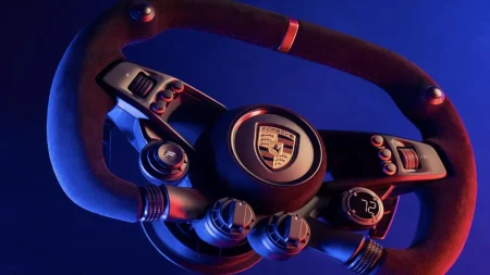 Fanatec lanza el nuevo volante CSL Elite Porsche Vision GT: diseño futurista y tecnología de élite