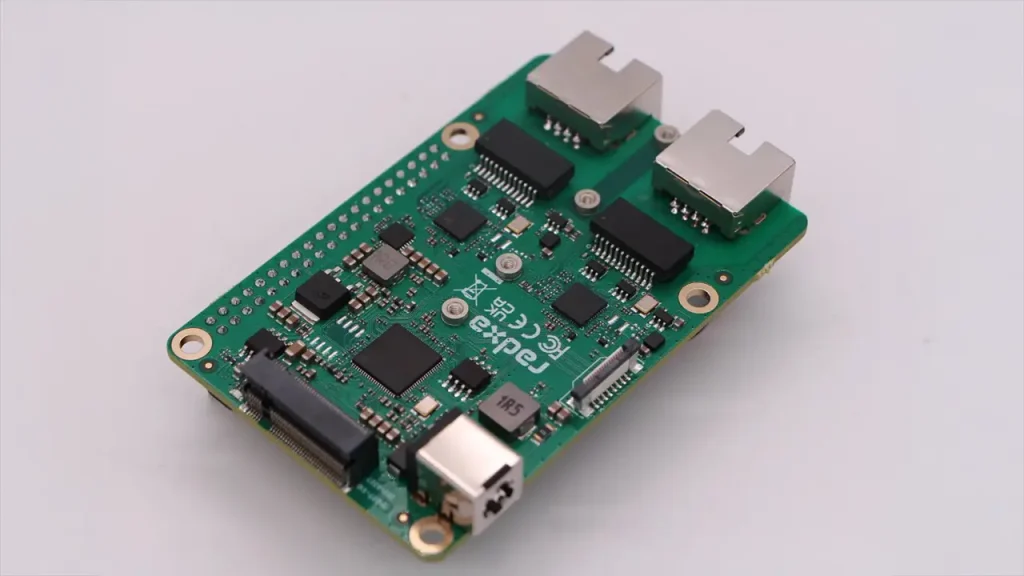 Radxa Dual 2.5G Router HAT: convierte tu Raspberry Pi 5 en un router con puertos 2.5 GbE y SSD NVMe