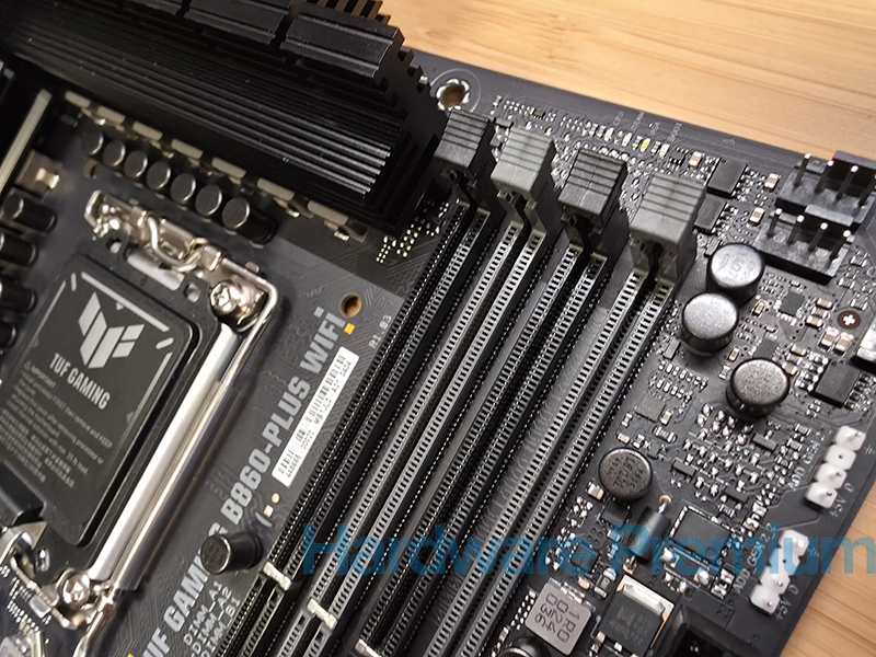4 ranuras para memoria DDR5 en la TUF GAMING B860-PLUS WIFI