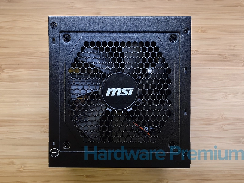 Vista superior con rejilla ventilador de la MSI MAG A750GL PCIE5 II
