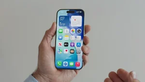 Apple desvela iOS 26, Liquid Glass y su nueva era de diseño unificado Apple iOS 26 unificara la version del sistema y traera muchas novedades