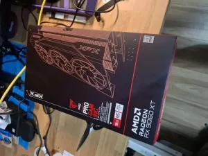 La Radeon RX 9060 XT aparece alcanzando un rendimiento comparable al de la RX 7700 XT con overclock leve