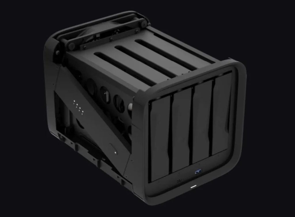 Sin tapa mostrando las 4 bahias del z4pro+