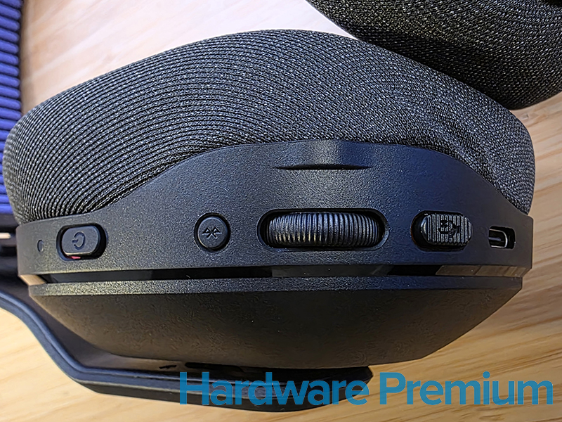 Controles y conexiones en el lado izquierdo de los Logitech G522