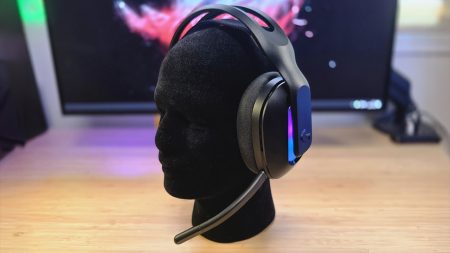 Vista diagonal de los Logitech G522