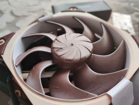 Noctua NF-A12x25 G2: El Rey del silencio regresa mejor que nunca