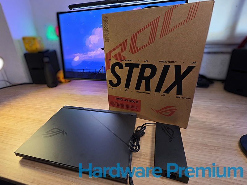 Embalaje y cargador del ASUS ROG Strix G16 2025
