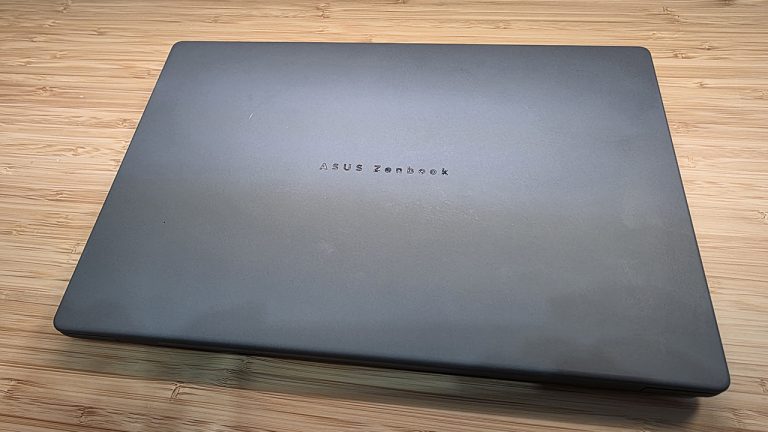 ASUS Zenbook A14 UX3407Q: el portátil con Snapdragon X que parece de juguete por su peso, pero sorprende en todo lo demás