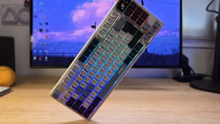 MSI Forge GK600 TKL Wireless: el teclado gaming que hace temblar a los custom