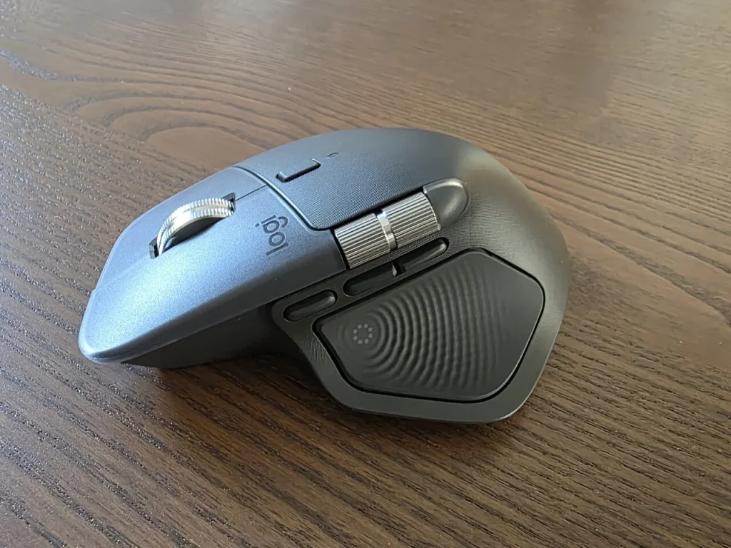 Logitech MX Master 4 aparece en fotos reales antes de su lanzamiento oficial Logitech MX Master 4 aparece en fotos reales antes de su lanzamiento oficial