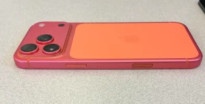 El iPhone 17 Pro “Cosmic Orange” se tiñe de rosa: usuarios reportan un misterioso cambio de color