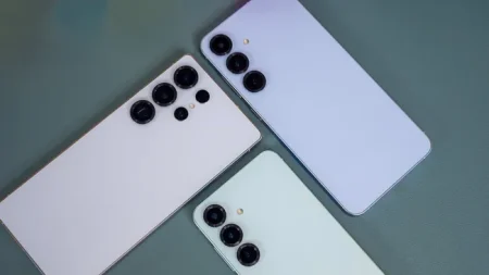 Galaxy S26: la carga por fin acelera. 60W por cable y hasta 25W inalámbricos en el Ultra