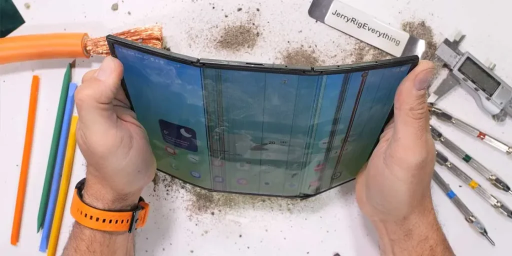El Galaxy Z TriFold fracasa en una prueba de durabilidad y deja en evidencia los límites del formato triple plegable