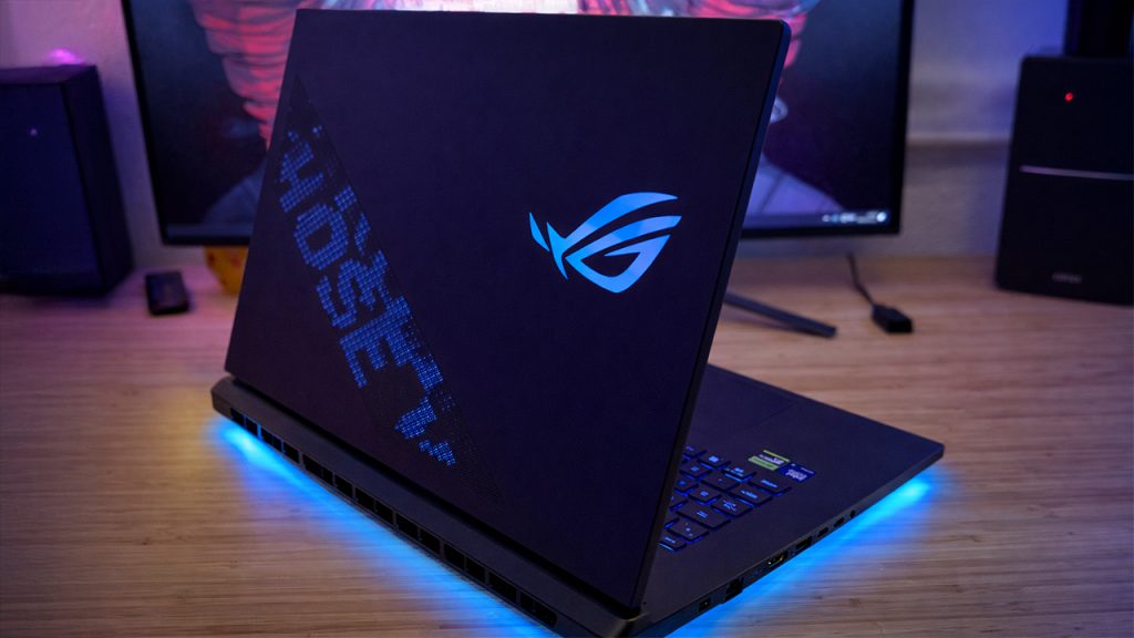 ASUS ROG Strix Scar 18 (2025): cuando una portátil decide que ya no quiere ser portátil