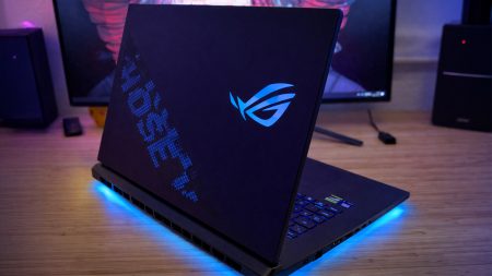 ASUS ROG Strix Scar 18 (2025): cuando una portátil decide que ya no quiere ser portátil