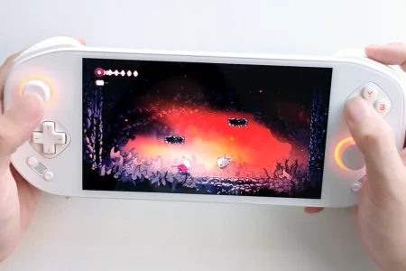 Mangmi Pocket Max presume de streaming en PC con Cyberpunk 2077 a más de 100 FPS