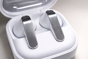 Samsung cambia el relato: los Galaxy Buds 4 lucen acabado metálico para marcar distancia con AirPods