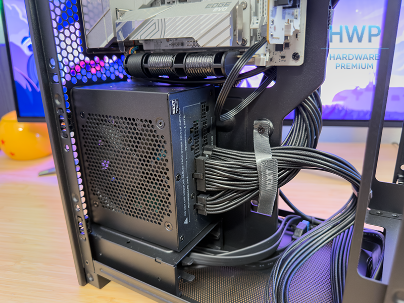 NZXT C850 SFX instalada en una H2 FLOW