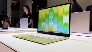MacBook Neo vs. iPad Air M4: ¿Heredero del trono o un iPad con complejo de laptop?