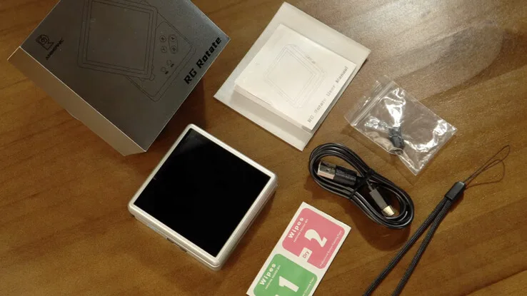 A look at what Anbernic will include with RG Rotate orders.