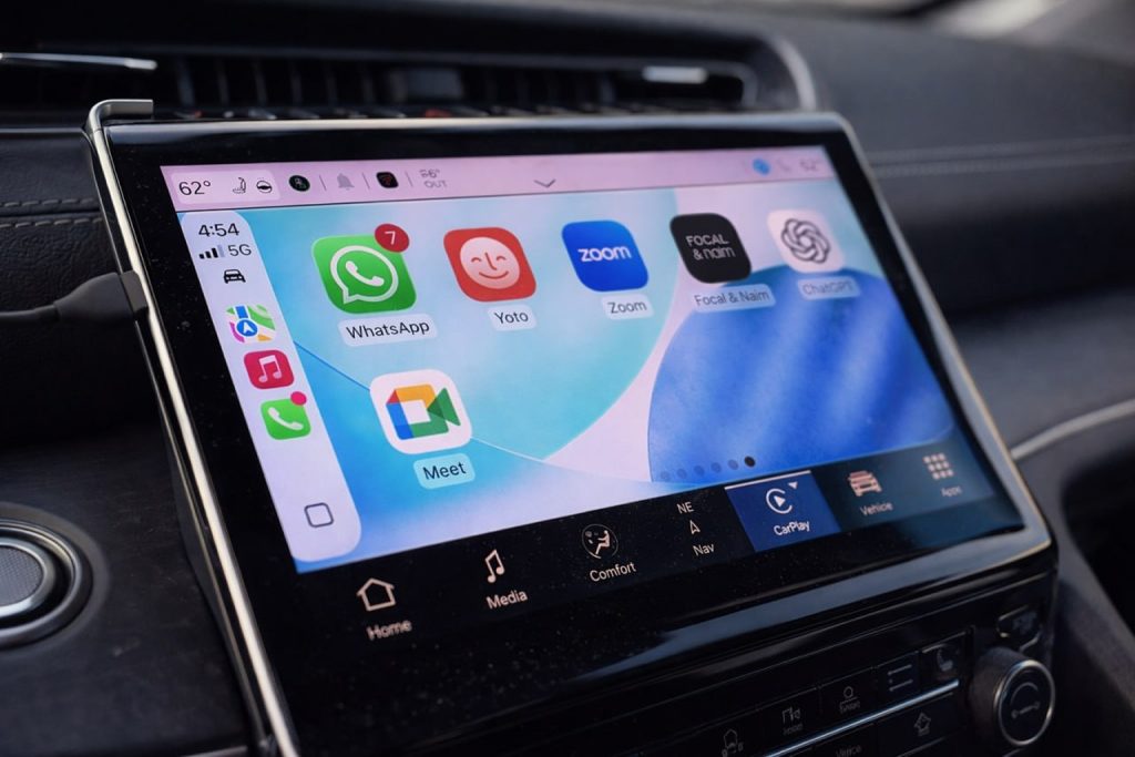 ChatGPT ahora disponible en Apple CarPlay con iOS 26.4 ChatGPT ahora disponible en Apple CarPlay con iOS 26.4
