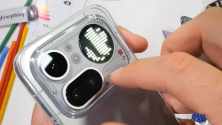 El Nothing Phone (4a) Pro a examen: la nobleza del aluminio frente a los peligros del diseño El Nothing Phone (4a) Pro a examen: la nobleza del aluminio frente a los peligros del diseño