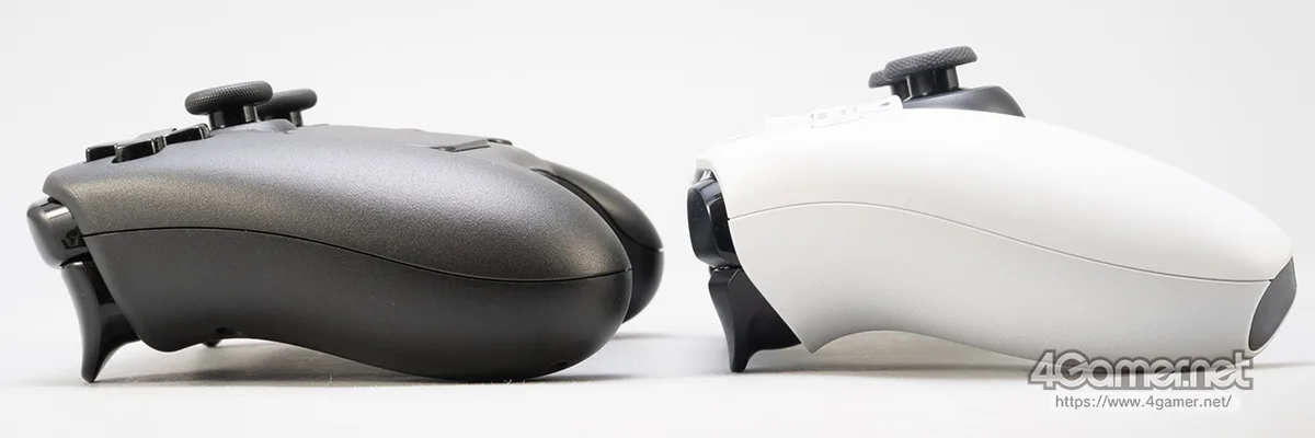 Height comparison of the Sony DualSense and Steam Controller