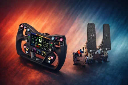 Thermaltake lleva su sim racing más allá con volante de 300 mm y pedales loadcell