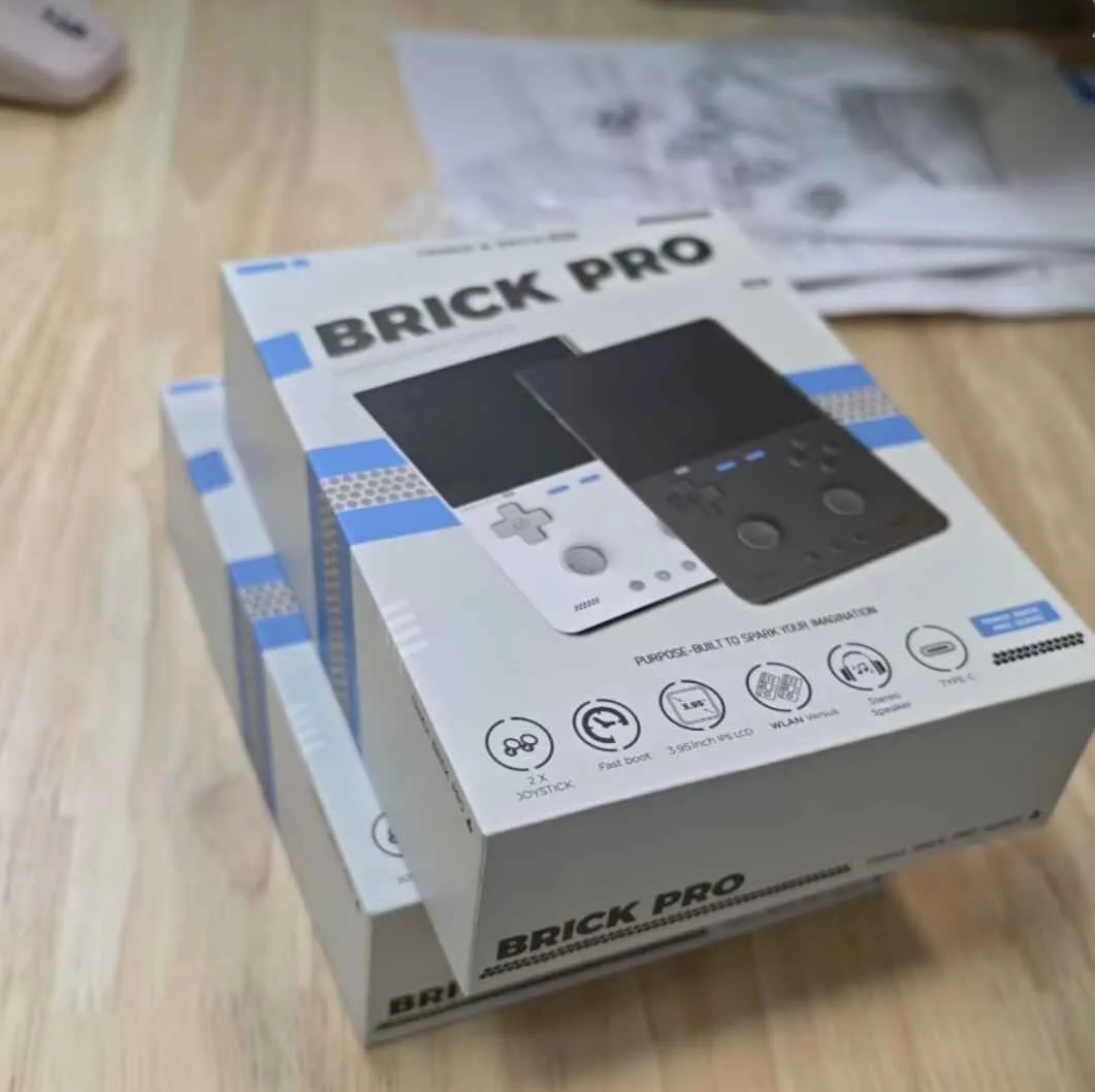 TRIMUI Brick Pro packaging Kitsune Retro Handhelds