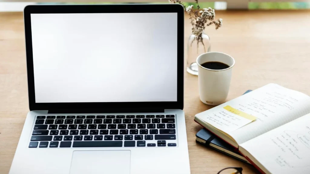 macOS 27: El cristal líquido de Apple por fin encuentra su transparencia ideal y una Siri con cerebro de IA macOS 27: El cristal líquido de Apple por fin encuentra su transparencia ideal y una Siri con cerebro de IA