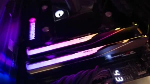 AMD eleva un 13% el rendimiento con EXPO Ultra Low Latency