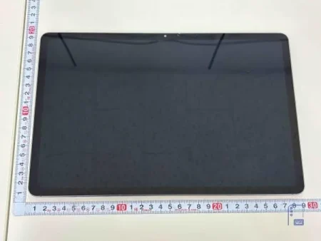 Las imágenes reales de la Galaxy Tab S12 apuntan a un diseño calcado Las imágenes reales de la Galaxy Tab S12 apuntan a un diseño calcado