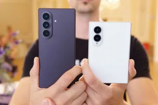 Galaxy Z Fold8 and Galaxy Z Fold8 Ultra in the hand