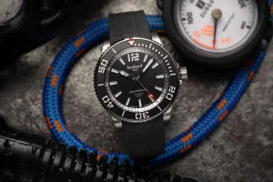 Hanhart lanza el Aquasphere en un acabado negro mate que redefine su reloj de buceo Hanhart Aquasphere — Hanhart lanza el Aquasphere en un acabado negro mate que redefine su reloj de buceo
