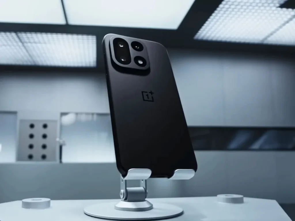 El OnePlus 16 retrasa su lanzamiento a octubre y filtra su diseño de cámaras